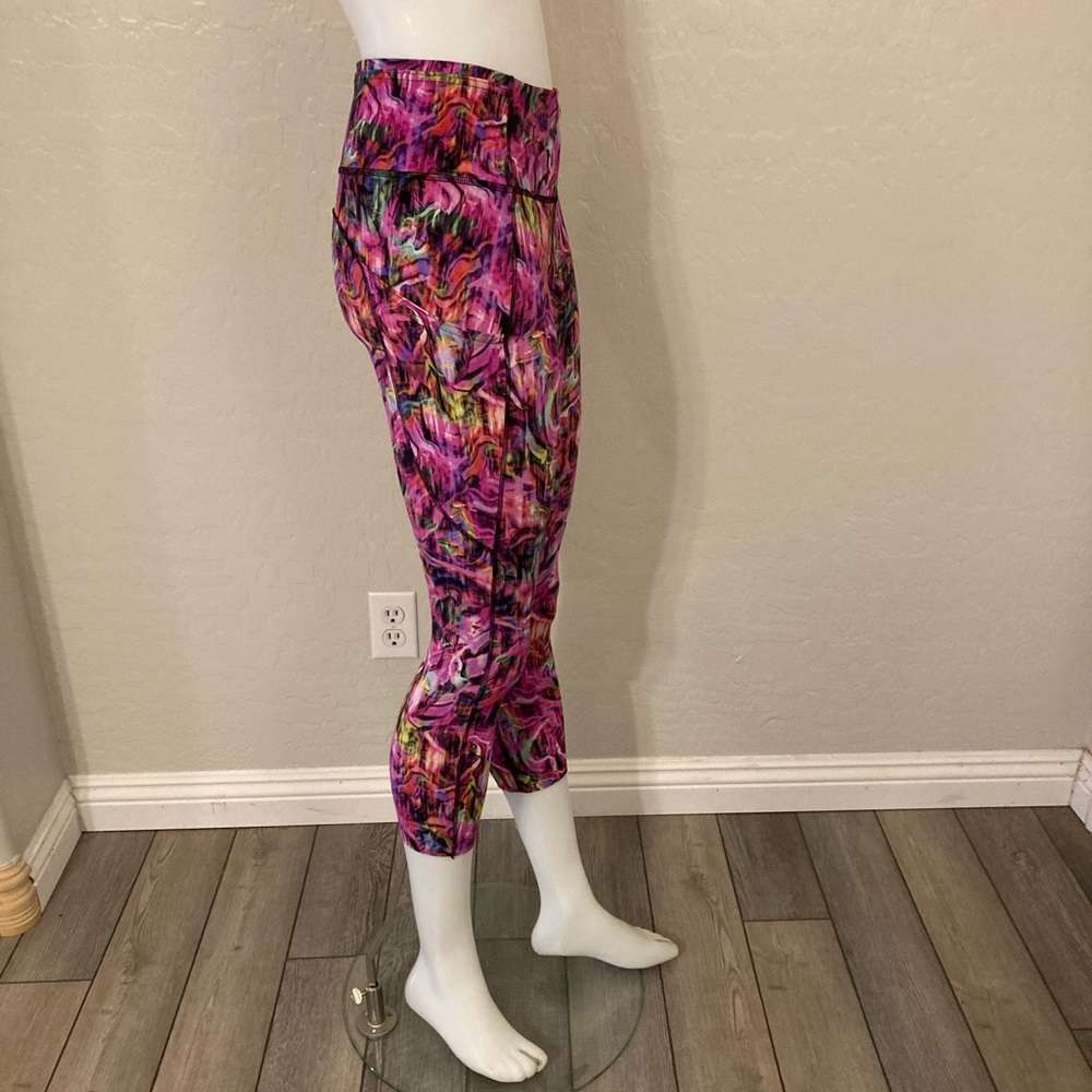Lululemon Fast and Free High-Rise Crop 23"
5 Pocket Hyper Flow Pink Multi SZ6 - Picture 7 of 13